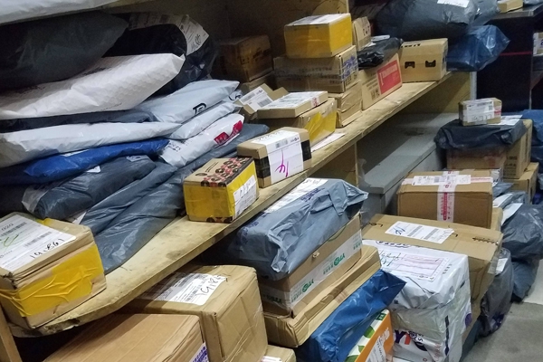 電子商務(wù)發(fā)展迅猛 物流業(yè)需加快信息化